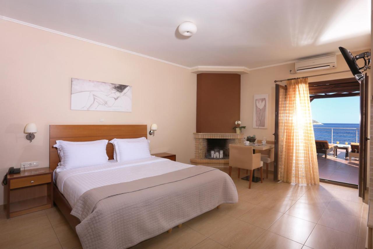 Faros Luxury Suites Marathopoli Eksteriør billede
