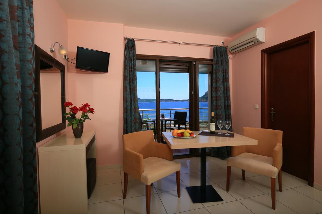 Faros Luxury Suites Marathopoli Eksteriør billede