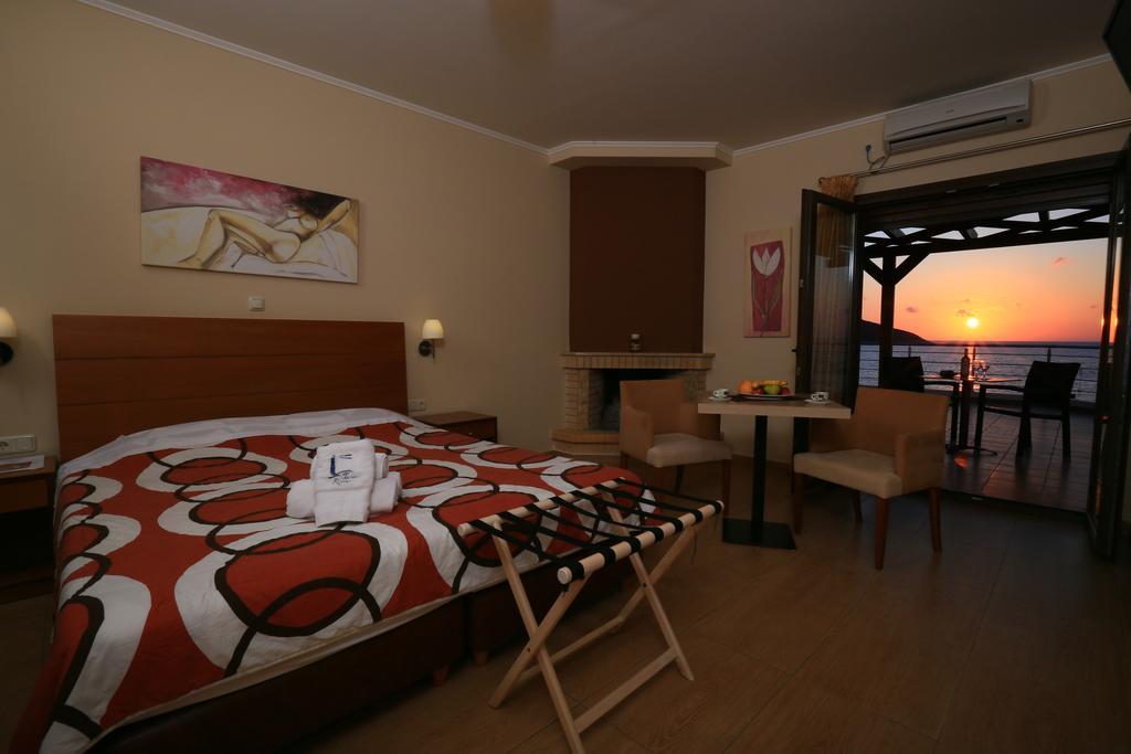 Faros Luxury Suites Marathopoli Eksteriør billede