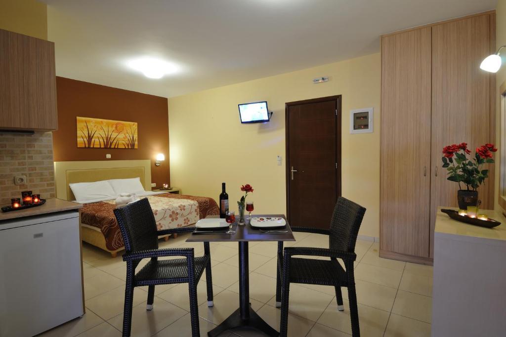 Faros Luxury Suites Marathopoli Eksteriør billede