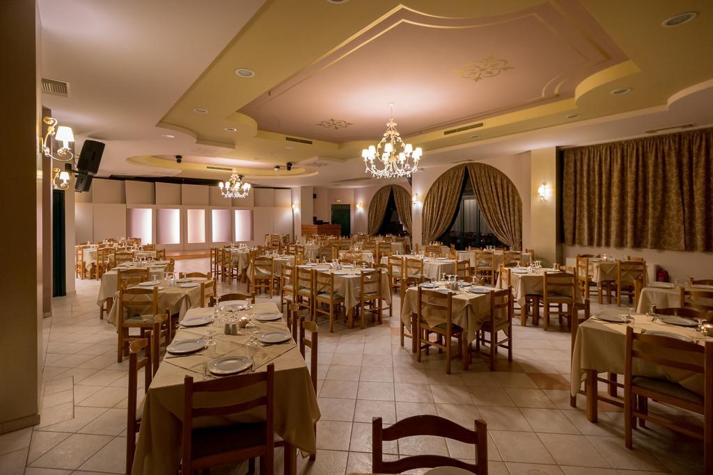 Faros Luxury Suites Marathopoli Eksteriør billede
