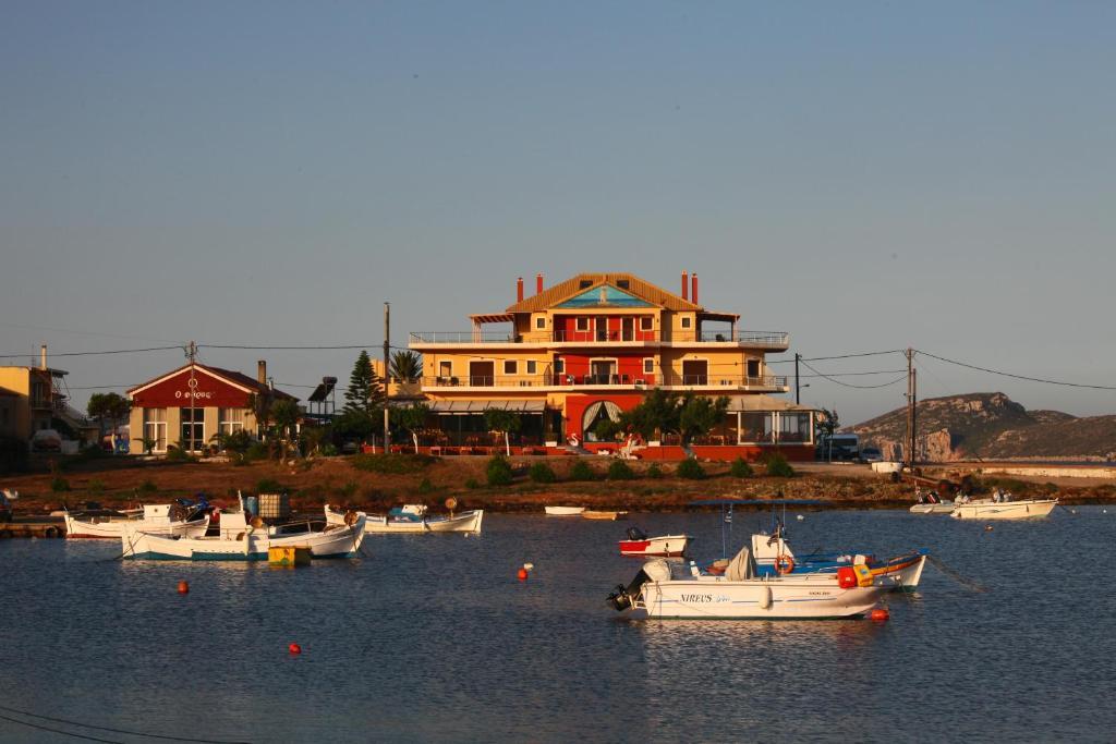 Faros Luxury Suites Marathopoli Eksteriør billede