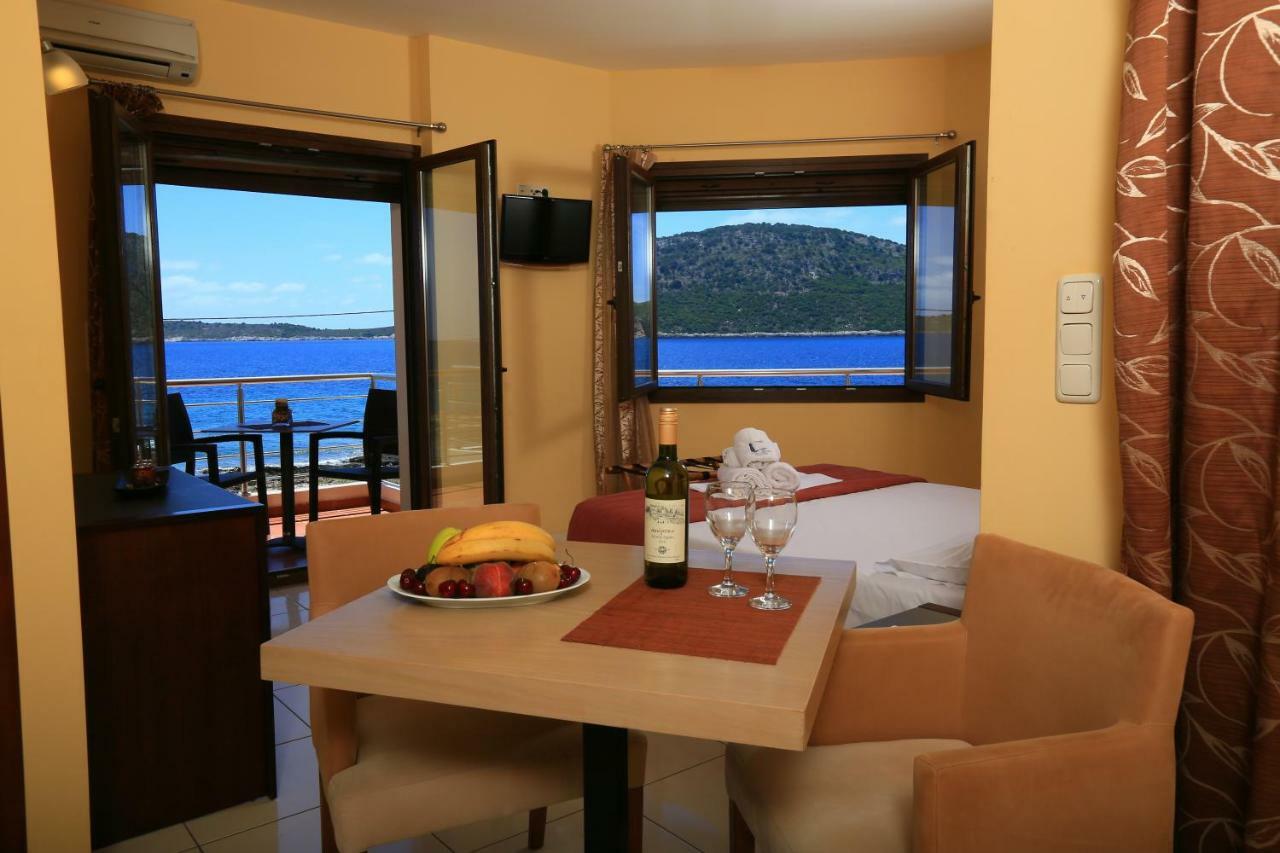 Faros Luxury Suites Marathopoli Eksteriør billede